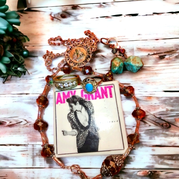 Vintage religious collection lot of jewelry - Picture 2 of 3